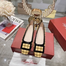 Roger Vivier flat shoes